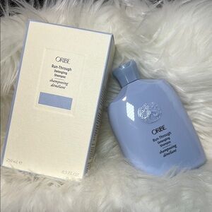 Oribe Run-Through Detangling Shampoo - Cream and Light Blue